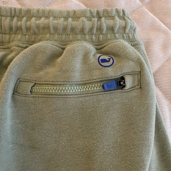 Vineyard Vines boys performance joggers. EUC! Size boys 16/L - Picture 6 of 7
